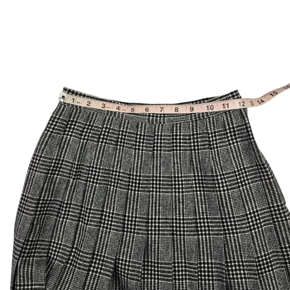 Vintage Pendleton Plaid Pleated Skirt Size 8P Petite 100% Wool Midi Black White